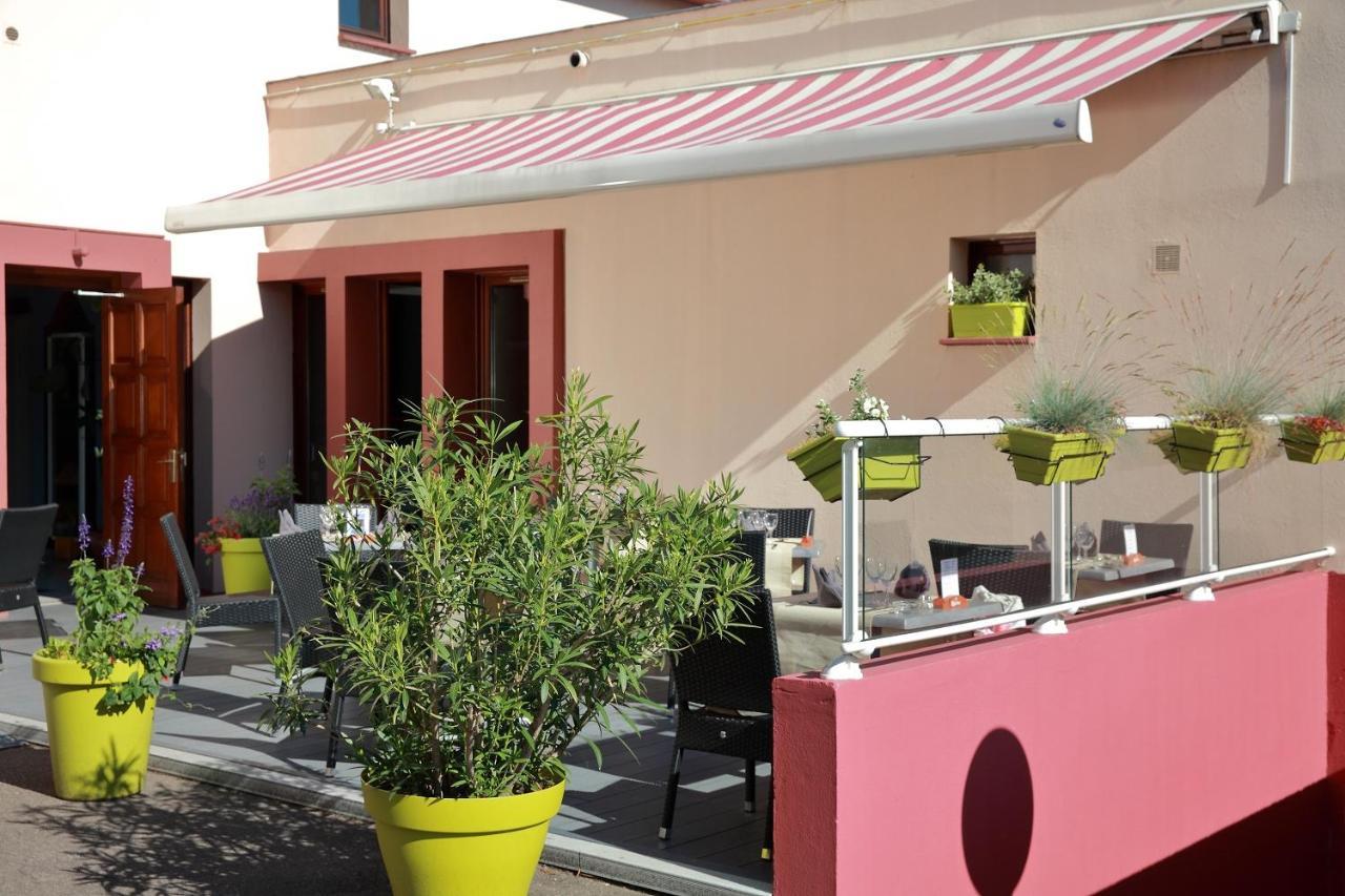 Logis Le Luth Hotel Mirecourt Exterior photo