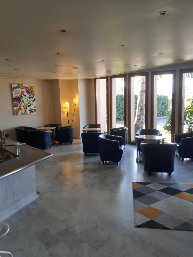 Logis Le Luth Hotel Mirecourt Exterior photo